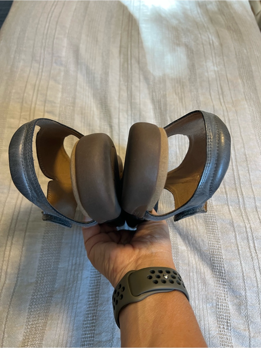 Taos: The Show Sandal - Steel, size 9 EUC - Picture 9 of 10
